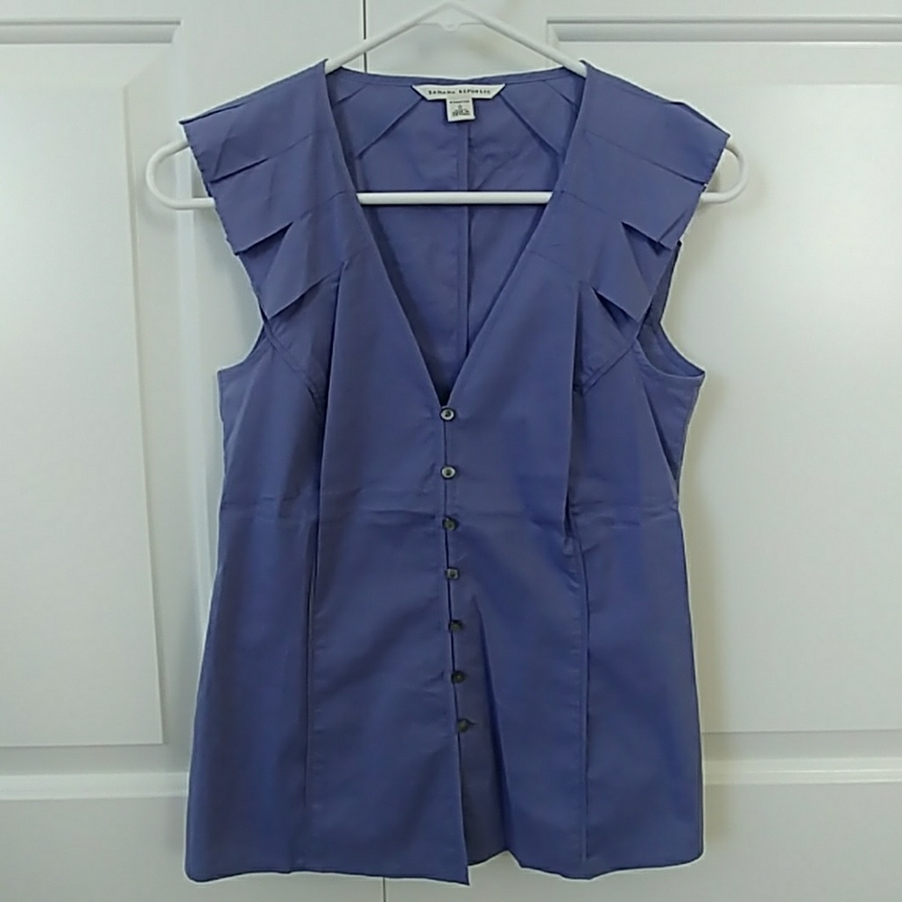 Banana Republic Sleeveless Button Front Shirt